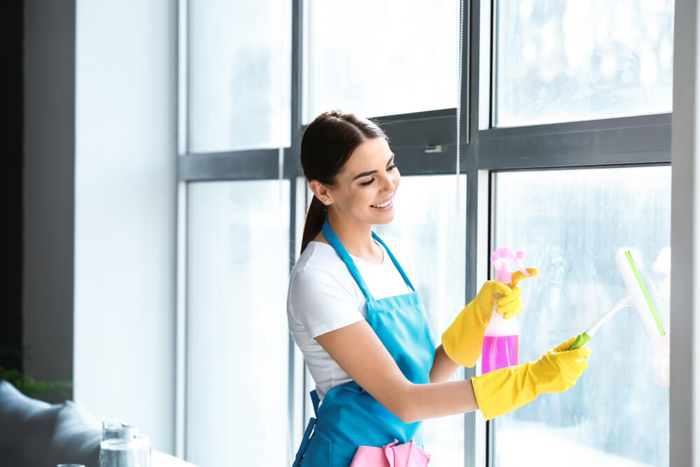 Hľadáte upratovačku Bratislava HomeServis