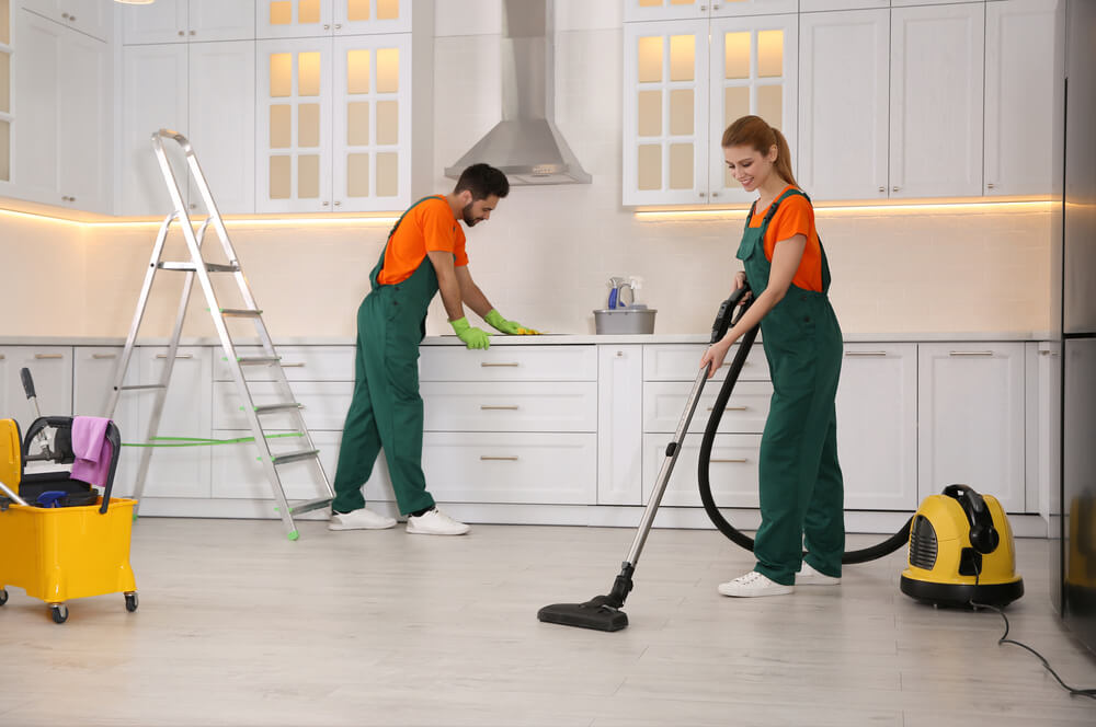 Upratovacia firma Bratislava HomeServis
